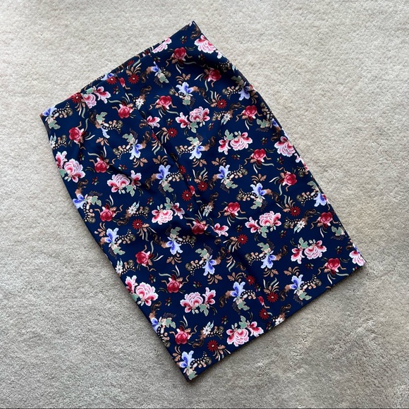 Philosophy Floral Print Pencil Skirt - Picture 2 of 12